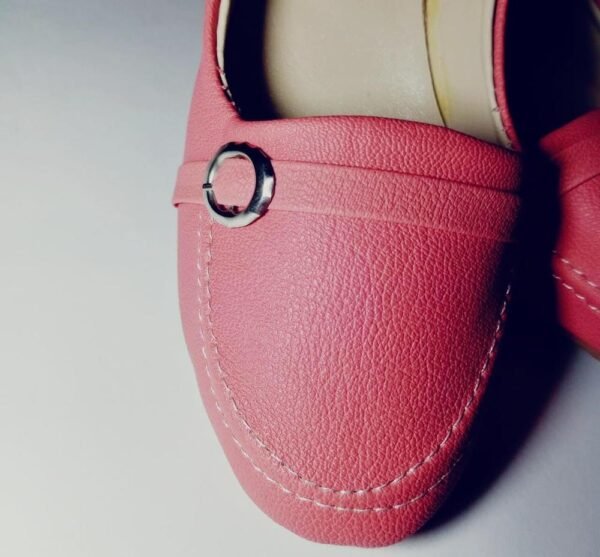 Women's Round Skin Pumps - Image 5